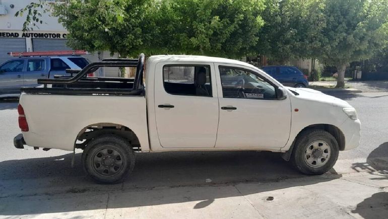 LA Toyota Hilux robada el martes en Centenario. El dueño ofrece recompensa. Foto: Centenario Digital.