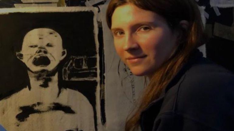 La neuquina que busca abrirse camino con su arte en Praga