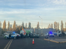 Un choque por aproximación generó complicaciones en la mañana de este miércoles sobre ruta 22 y Luis Toschi en Cipolletti. Un choque por aproximación generó complicaciones en la mañana de este miércoles sobre ruta 22 y Luis Toschi en Cipolletti.