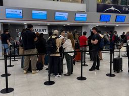 se quedaron sin viajar en avion desde neuquen: denuncian sobreventa de pasajes de jetsmart se quedaron sin viajar en avion desde neuquen: denuncian sobreventa de pasajes de jetsmart