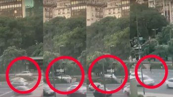 chocó-una-camioneta,-condujo-a-contramano-en-la-9-de-Julio-y-se-estrelló-contra-el-Metrobus.jpg