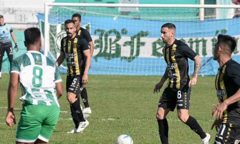 Olimpo perdió dos puntos sobre la hora contra Desamparados.