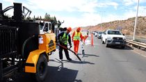 precaucion: calzada reducida en la ruta 7 entre neuquen y centenario