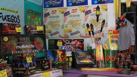 Proteccionistas controlarán que no vendan petardos en las fiestas