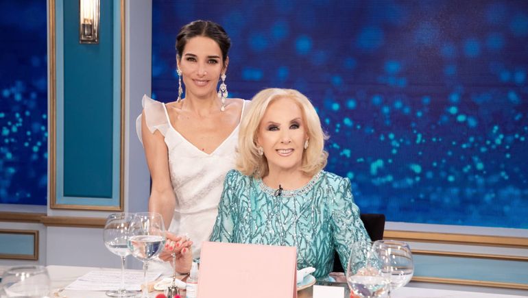 Juana Viale junto a Mirtha Legrand.