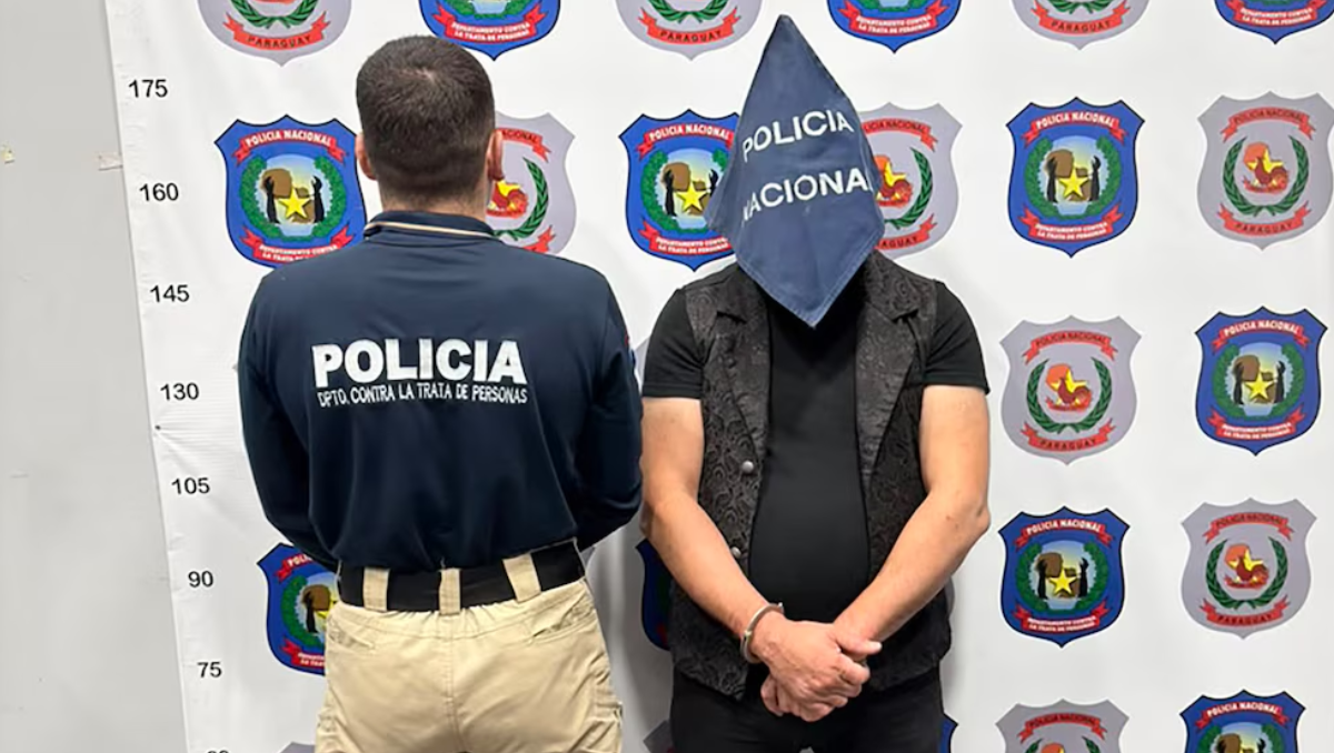 Un argentino de 55 años está detenido tras comprometedores hallazgos en un allanamiento.