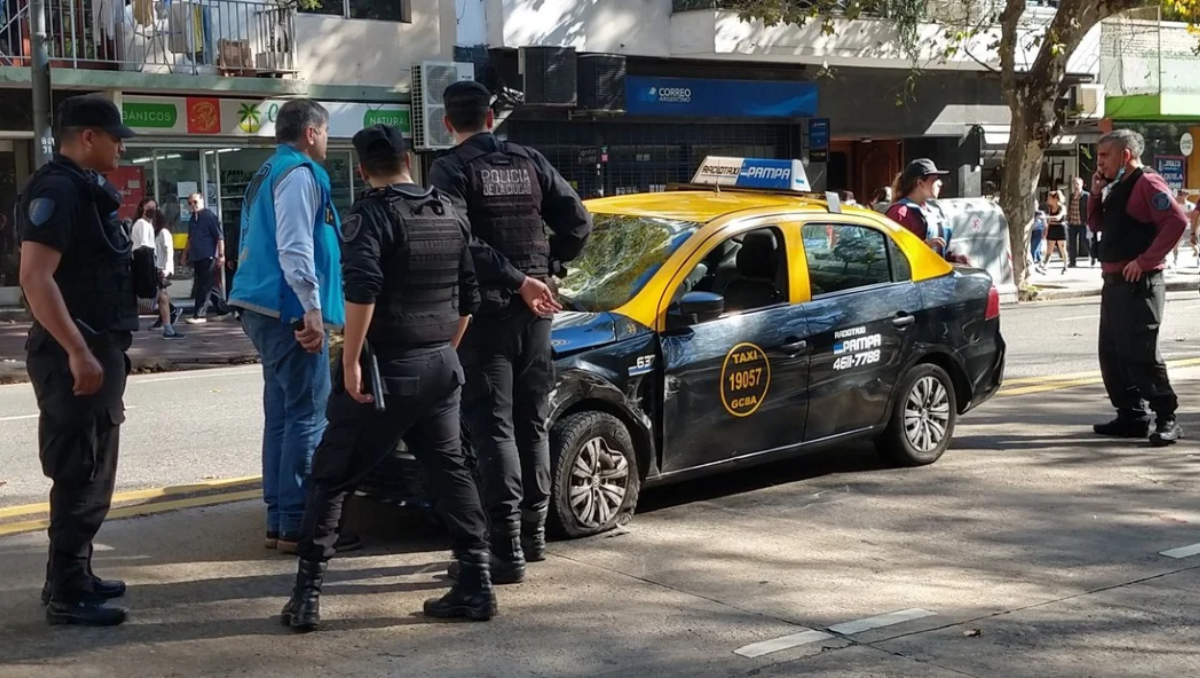 Video: la primera reacción del taxista que atropelló a estudiantes francesas