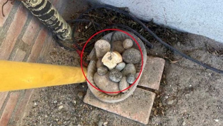 Un vecino vio que la mujer manipulaba un cable que sacó por la ventana de su casa de Playa Unión