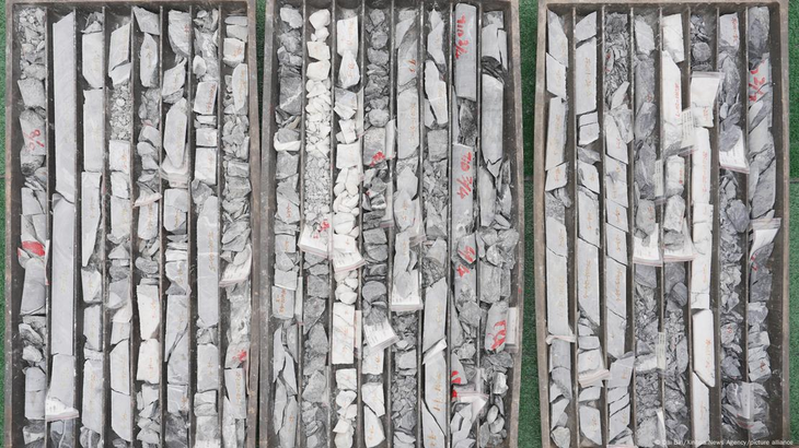 Muestras de roca perforada del yacimiento aurífero de Wangu, en el condado de Pingjiang, provincia central china de Hunan.Imagen: Dai Bin/Xinhua News Agency/picture alliance Muestras de roca perforada del yacimiento aurífero de Wangu, en el condado de Pingjiang, provincia central china de Hunan.Imagen: Dai Bin/Xinhua News Agency/picture alliance