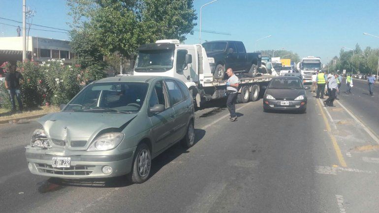 Al menos cuatro heridos en un fuerte choque en cadena sobre la Ruta 22