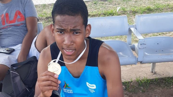 ¡impresionante! asi gano el usain bolt neuquino el campeonato nacional ¡impresionante! asi gano el usain bolt neuquino el campeonato nacional