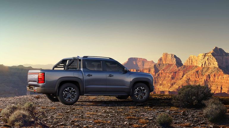 Aunque su performance apunta a empujar los límites, el diseño de la BYD Shark es bien tradicional y recuerda a las full size norteamericanas. Foto: BYD Aunque su performance apunta a empujar los límites, el diseño de la BYD Shark es bien tradicional y recuerda a las full size norteamericanas. Foto: BYD