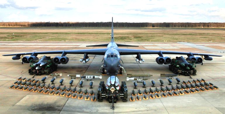 Un B-52 Stratofortress con todo su armamento en Oriente Medio