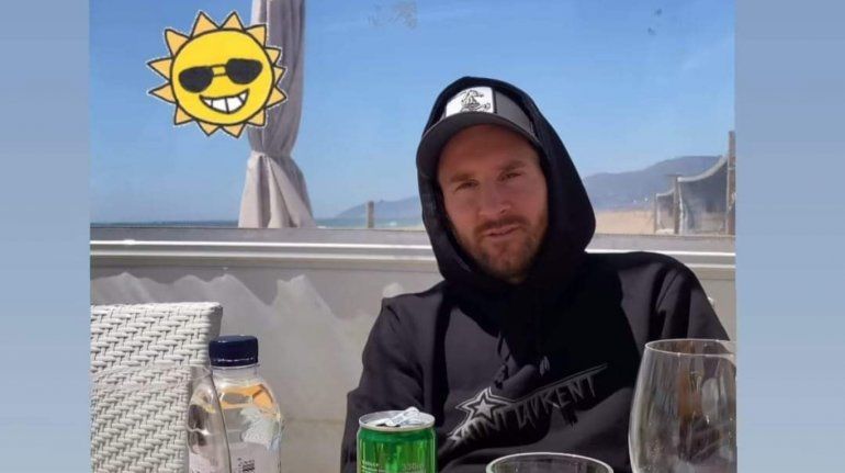 Video: el almuerzo romántico de Messi y Antonella, con birra y canto argento