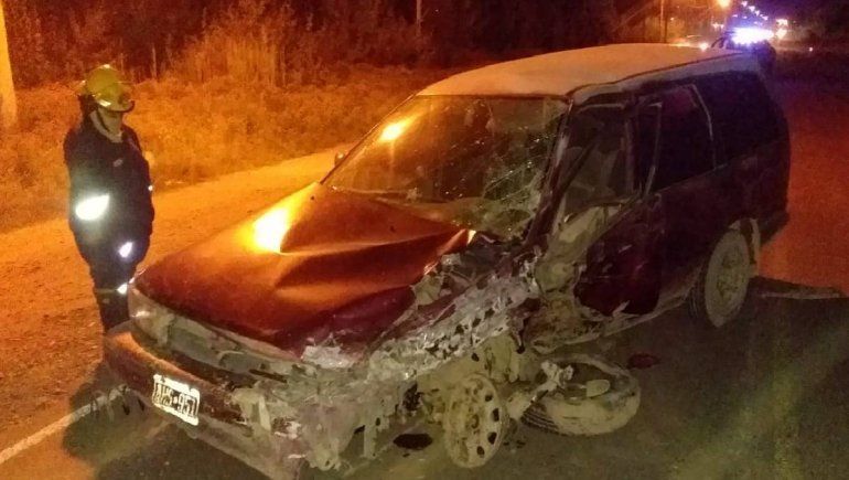 Triple accidente: no vio los autos chocados en la ruta e impactó contra uno