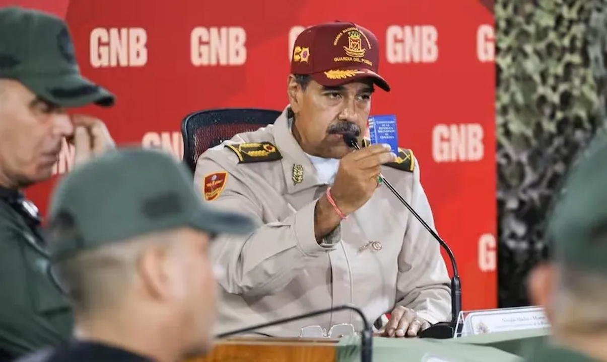 El presidente Nicolás Maduro, con la plana mayor de la Guardia Bolivariana