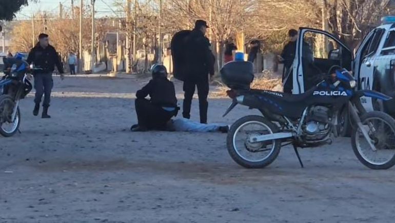 Hubo corridas y máxima tensión en barrio Z1 / Foto Gentileza La Voz del Neuquén.