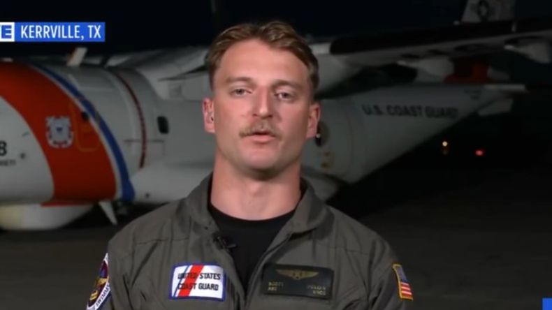 Scott Ruskan, declarado heroe nacional tras rescatar a 165 personas de un campamento afectado por las inundaciones de Texas.