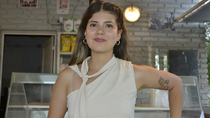 empezo vendiendo ensalada de frutas en el rio con una conservadora prestada y hoy suena con abrir su propio local empezo vendiendo ensalada de frutas en el rio con una conservadora prestada y hoy suena con abrir su propio local