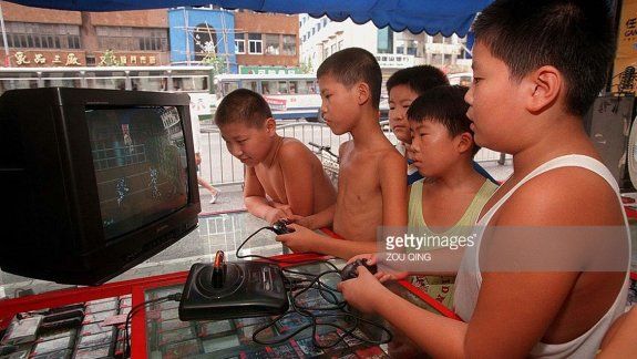 Las autoridades chinas estudian prohibirles a los menores de edad jugar a videojuegos entre la medianoche y las 8 de la mañana