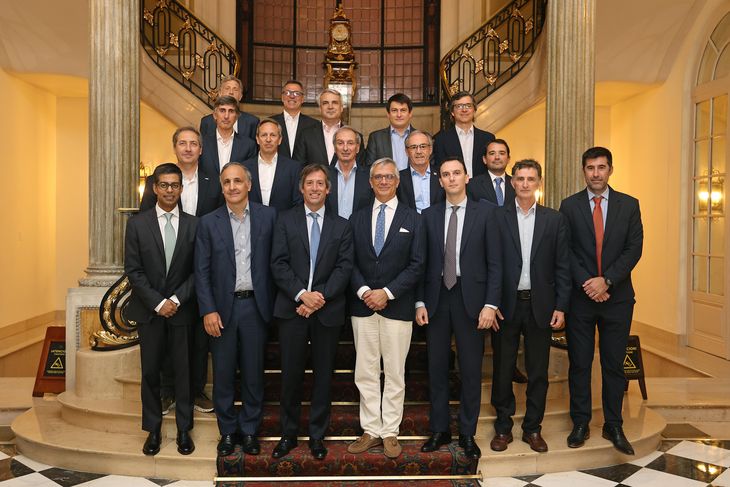 La firma contó con la presencia de altos ejecutivos de empresas que conforman el consorcio Southern Energy S.A. La firma contó con la presencia de altos ejecutivos de empresas que conforman el consorcio Southern Energy S.A.