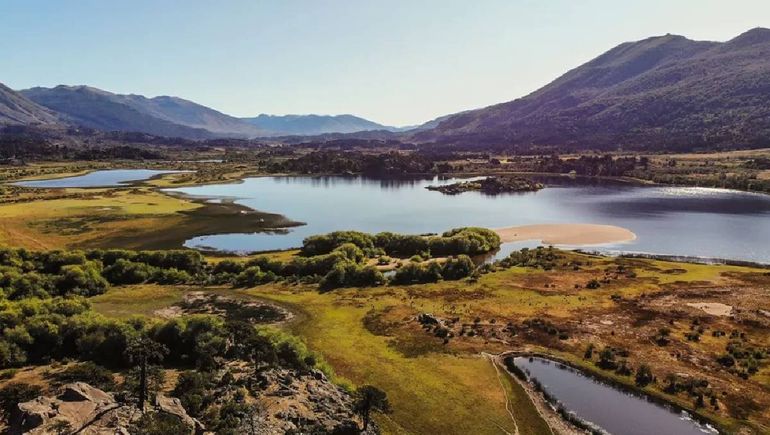 El atractivo natural de Villa Pehuenia es impactante. El atractivo natural de Villa Pehuenia es impactante.