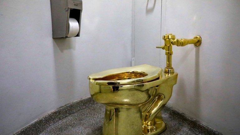 El inodoro se llama Estados Unidos