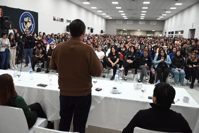 Rucci ya empezó a jugar a la política y lanzó Fuerza Neuquina y Federal con miles de afiliados del sindicato