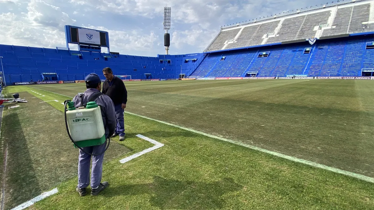 Vélez no regó la cancha y hay bronca en Flamengo: así está el Amalfitani