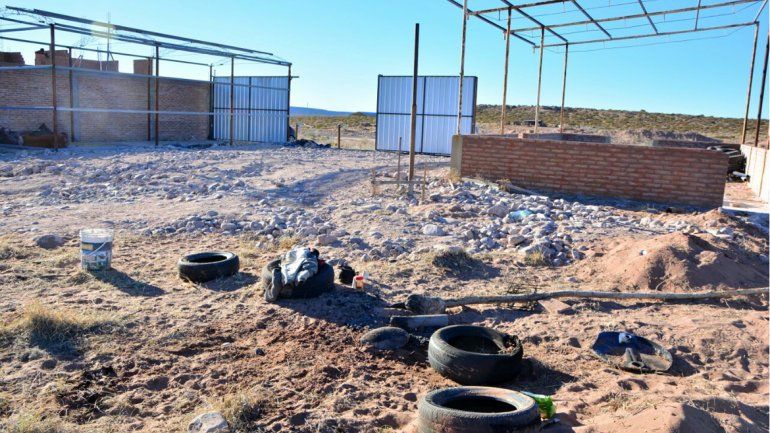 Quiso tomar mate, reavivó el fuego  y murió quemado