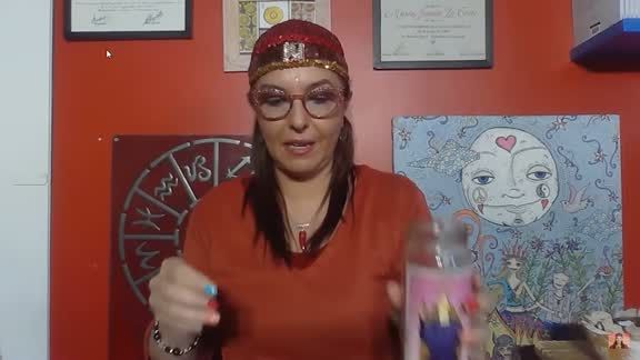 Jimena La Torre dio las indicaciones necesarias para prender una hoguera donde quemar todo aquello que nos pesa.