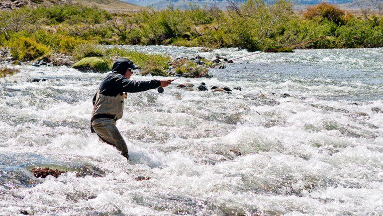 Temporada de pesca: el norte de Neuquén recibe a los mosqueros