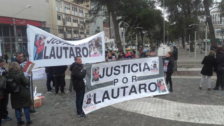 La familia de Lautaro Bettini encabezó una marcha por justicia
