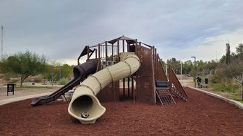 parque norte suma una nueva plaza tematica: una cueva entre los senderos de las bardas parque norte suma una nueva plaza tematica: una cueva entre los senderos de las bardas