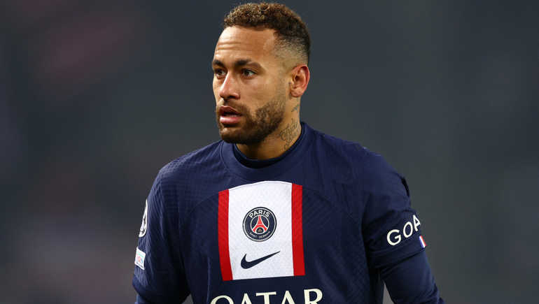 Neymar llegó a PSG por una fortuna de casi 230 millones de euros y se va por 100.&nbsp;