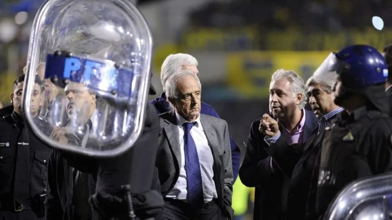 El escandaloso partido entre Boca y River del gas pimienta El escandaloso partido entre Boca y River del gas pimienta