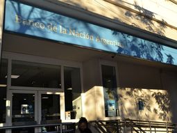 El 6 de noviembre se celebra el Día del Empleado Bancario en Argentina. El 6 de noviembre se celebra el Día del Empleado Bancario en Argentina.