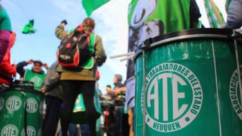 ATE analiza movilizarse a la Casa de Gobierno. ATE analiza movilizarse a la Casa de Gobierno.