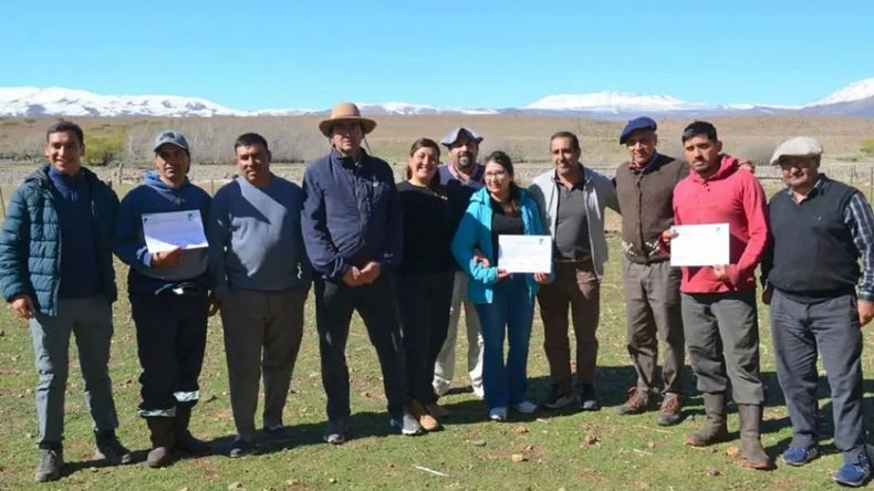 Sofía Galavaneisky y Gloria Mercado, mujeres clave en la Cooperativa Agropecuaria Productores Unidos.