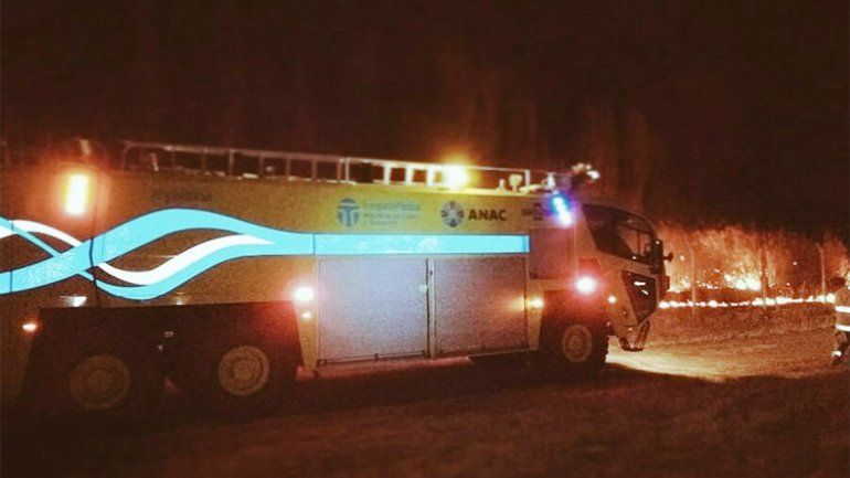 Se incendiaron pastizales en el perímetro de la pista del aeropuerto