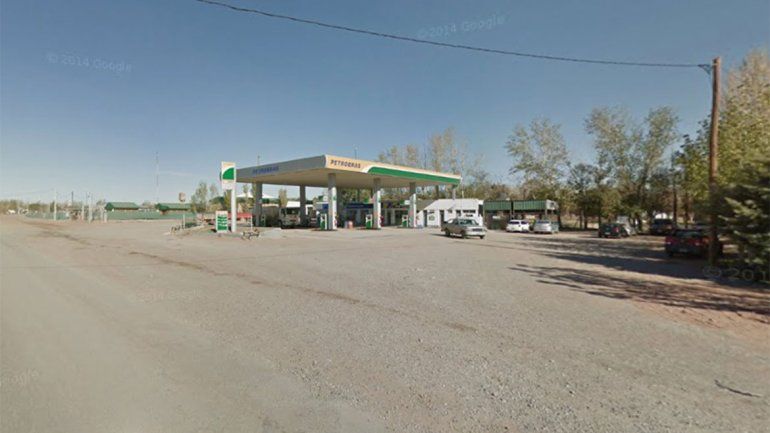 Una camioneta hizo marcha atrás en un lavadero y atropelló a una bebé