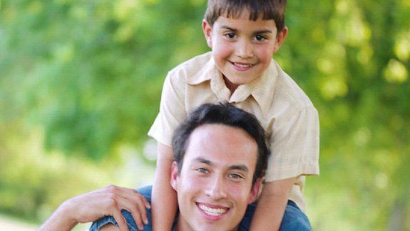 El entorno influye en la forma de ser de los hijos, pero los genes pesan.