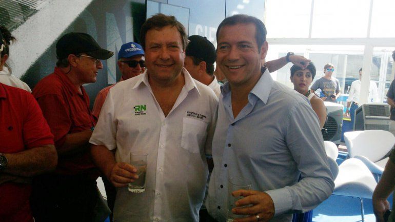 Los mandatarios estuvieron presentes en el autódromo de Viedma