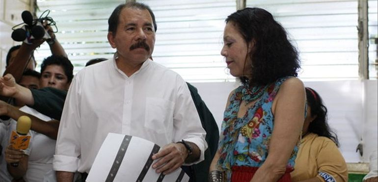 El matrimonio presidencial, Daniel Ortega y Rosario Murillo. El matrimonio presidencial, Daniel Ortega y Rosario Murillo.