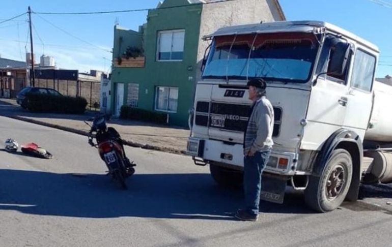 Instantes después del accidente en Siekmann y Don Bosco, de Caleta Olivia, Santa Cruz. Instantes después del accidente en Siekmann y Don Bosco, de Caleta Olivia, Santa Cruz.