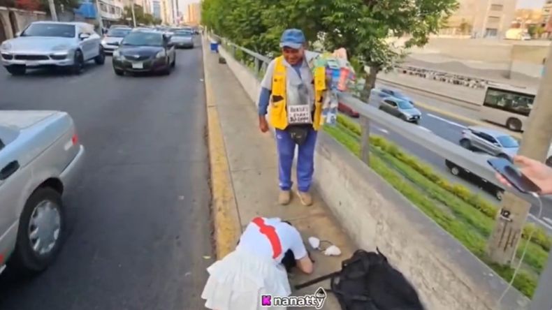 Ocurrió durante una caminata por Perú, cuando un comerciante se acercó a la streamer para ofrecerle productos | LM Neuquen Ocurrió durante una caminata por Perú, cuando un comerciante se acercó a la streamer para ofrecerle productos