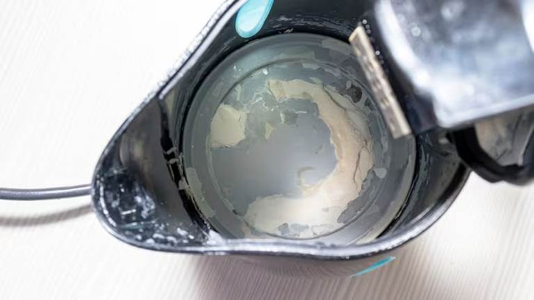 Según el estudio, elegir materiales alternativos y descartar el agua inicial reduce la presencia de microplásticos en las infusiones. Según el estudio, elegir materiales alternativos y descartar el agua inicial reduce la presencia de microplásticos en las infusiones.