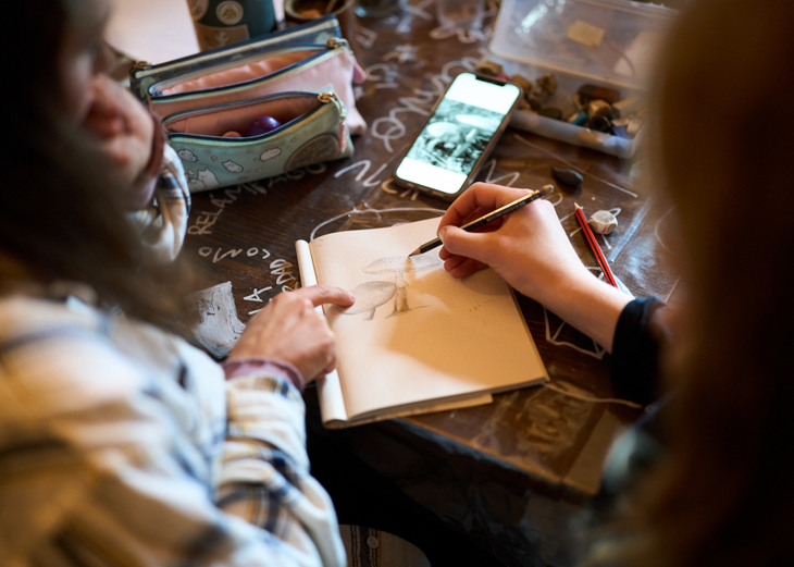 Talleres de arte y ciencia que entrelazan ilustración naturalista, bordado y filosofía fungi en Casa Golondrinas. Talleres de arte y ciencia que entrelazan ilustración naturalista, bordado y filosofía fungi en Casa Golondrinas.