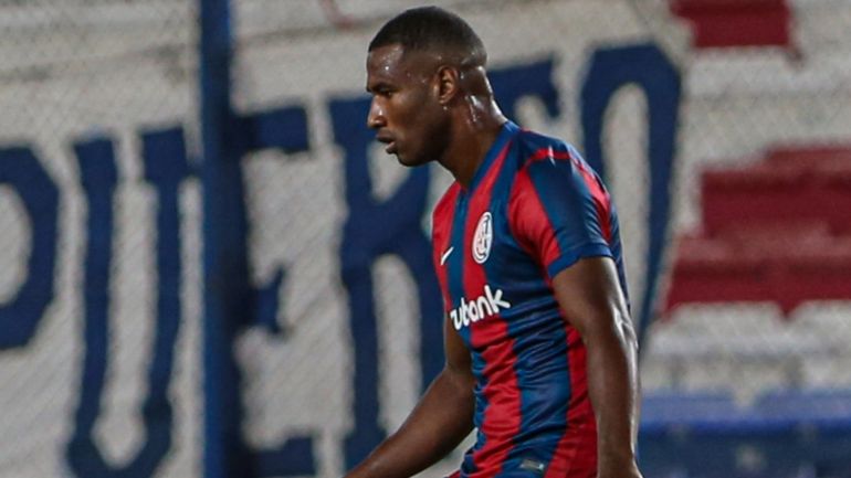 Jhohan Romaña con la camiseta de San Lorenzo Jhohan Romaña con la camiseta de San Lorenzo