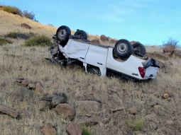 siguen los palos en las rutas neuquinas: tremendo vuelco en el norte neuquino siguen los palos en las rutas neuquinas: tremendo vuelco en el norte neuquino